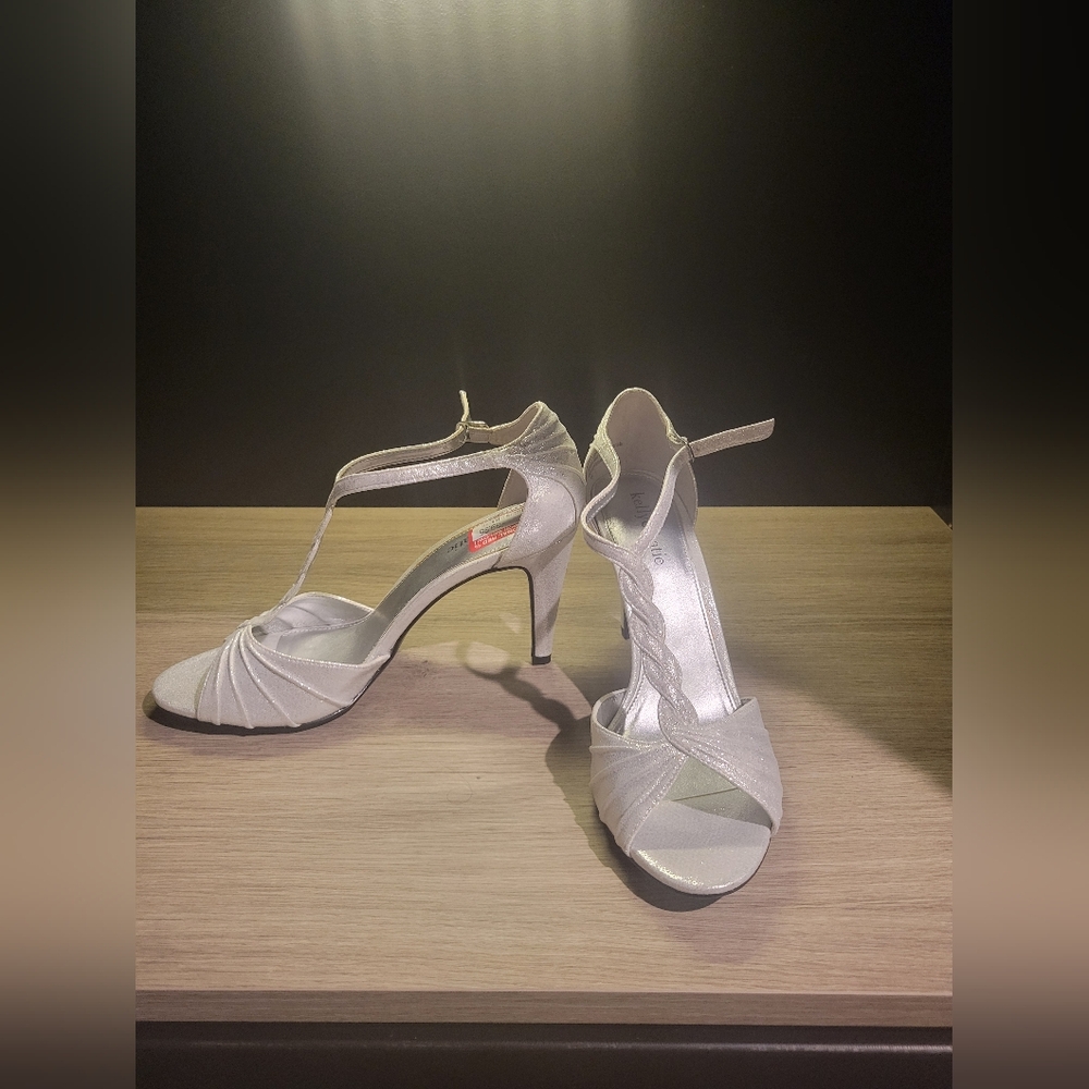 Women's 9.5 sliver dress sandal